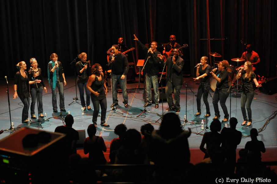 Evry Daily Photo - Telethon Evry 2010 - Concert Evry University Gospel - large - 5244006542.jpg